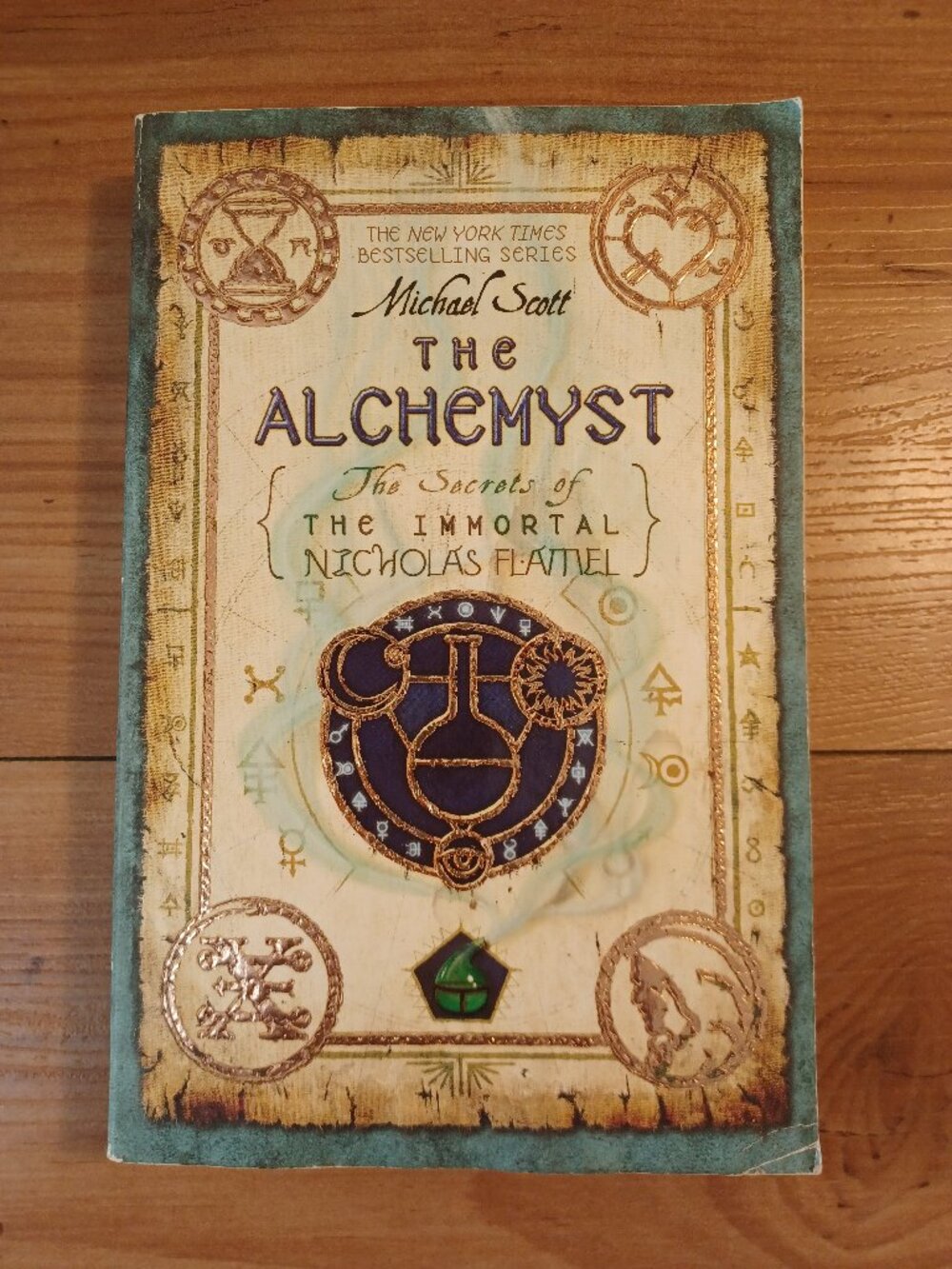 The Alchemyst: The Secrets Of The Immortal Nicholas Flamed Book